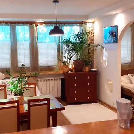 Appartement A Beautiful Two-room Art-apartment With A Large Bathtub Smart Tv 100 Channel Netflix Very Fast Internet 600mbs1gbs For 1-3 Guests